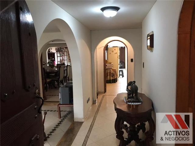 Casa de 3 alcobas en venta en Lago De Suba, Bogotá, 386 m² · foto 8 de 24