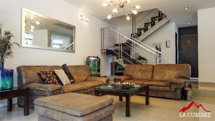 Casa de 3 alcobas en venta en El Tesoro, Medellín, 320 m² · foto 12 de 24