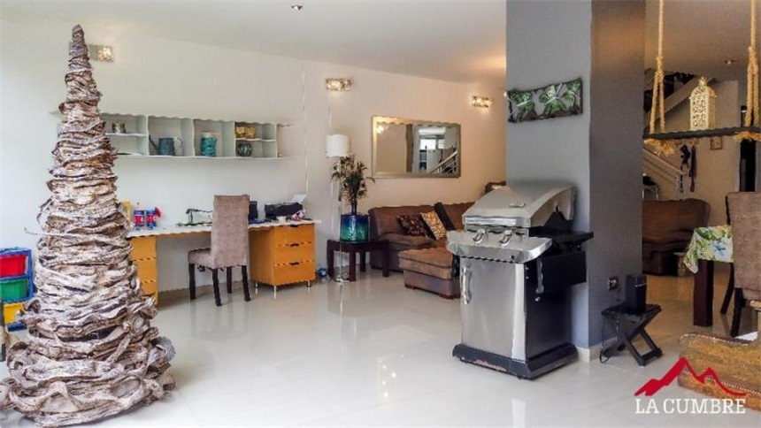Casa de 3 alcobas en venta en El Tesoro, Medellín, 320 m² · foto 5 de 24