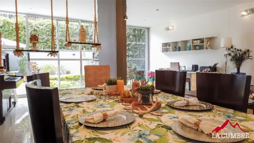 Casa de 3 alcobas en venta en El Tesoro, Medellín, 320 m² · foto 6 de 24