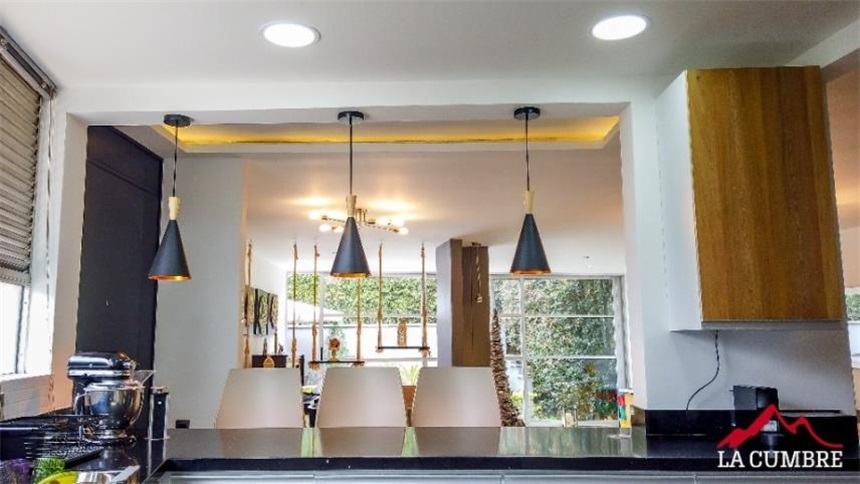 Casa de 3 alcobas en venta en El Tesoro, Medellín, 320 m² · foto 10 de 24
