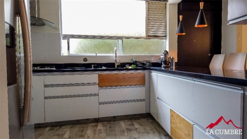Casa de 3 alcobas en venta en El Tesoro, Medellín, 320 m² · foto 7 de 24