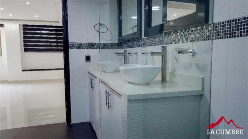 Casa de 4 alcobas en venta en Montessori, Medellín, 284 m² · foto 17 de 24