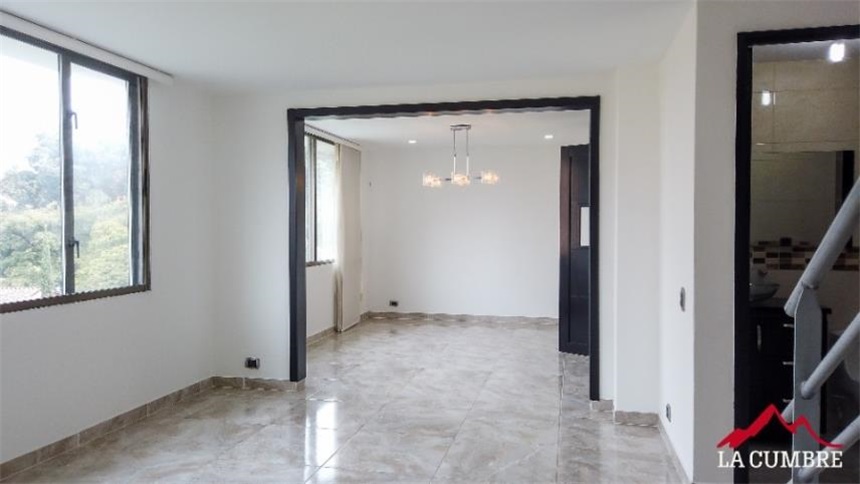 Casa de 4 alcobas en venta en Montessori, Medellín, 284 m² · foto 5 de 24