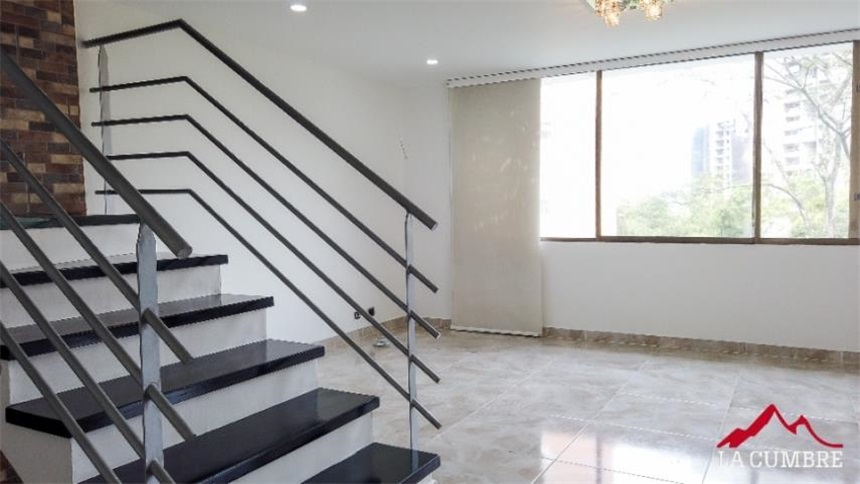 Casa de 4 alcobas en venta en Montessori, Medellín, 284 m² · foto 3 de 24