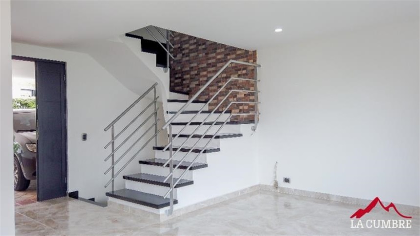 Casa de 4 alcobas en venta en Montessori, Medellín, 284 m² · foto 4 de 24