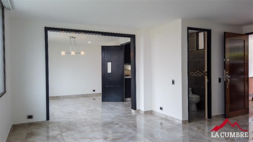 Casa de 4 alcobas en venta en Montessori, Medellín, 284 m² · foto 6 de 24