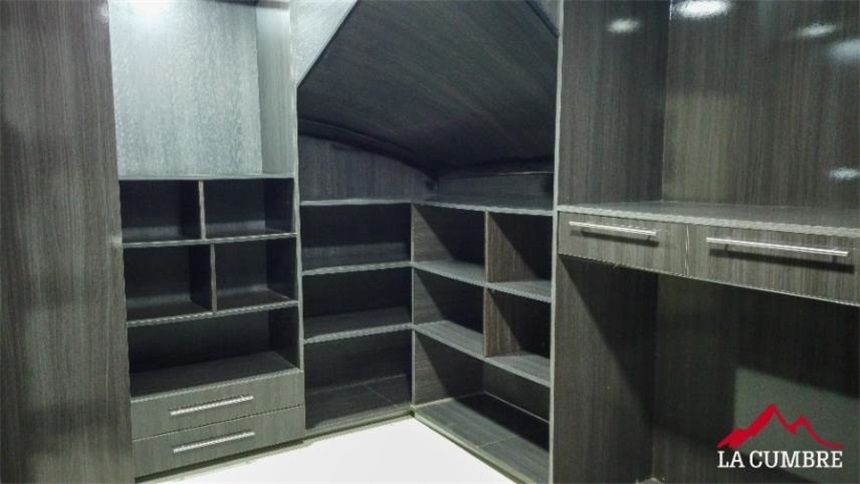Casa de 4 alcobas en venta en Montessori, Medellín, 284 m² · foto 16 de 24