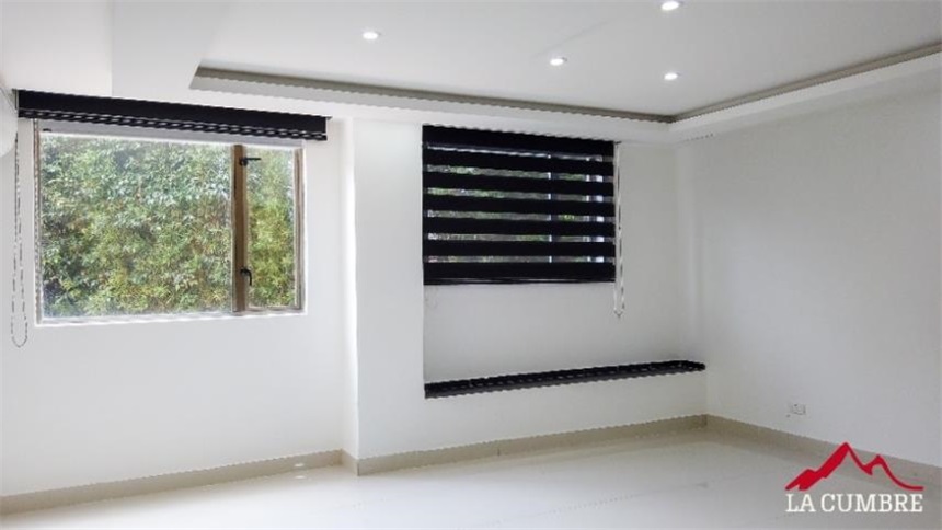 Casa de 4 alcobas en venta en Montessori, Medellín, 284 m² · foto 13 de 24