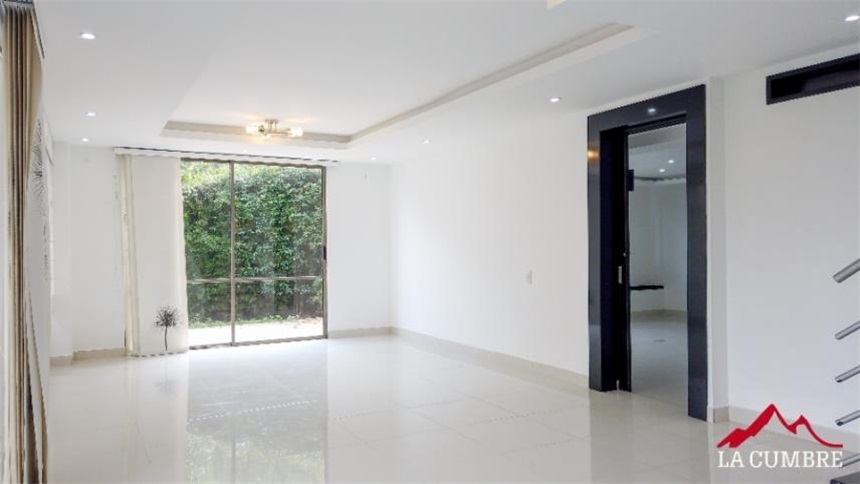 Casa de 4 alcobas en venta en Montessori, Medellín, 284 m² · foto 11 de 24