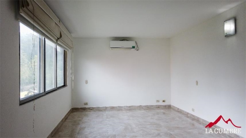 Casa de 4 alcobas en venta en Montessori, Medellín, 284 m² · foto 23 de 24