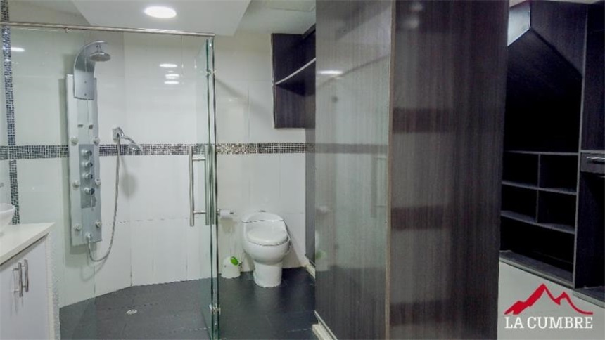 Casa de 4 alcobas en venta en Montessori, Medellín, 284 m² · foto 15 de 24