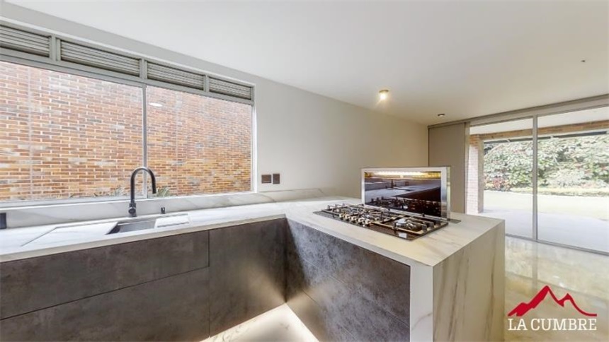 Casa de 4 alcobas en venta en El Poblado, Medellín, 280 m² · foto 4 de 22