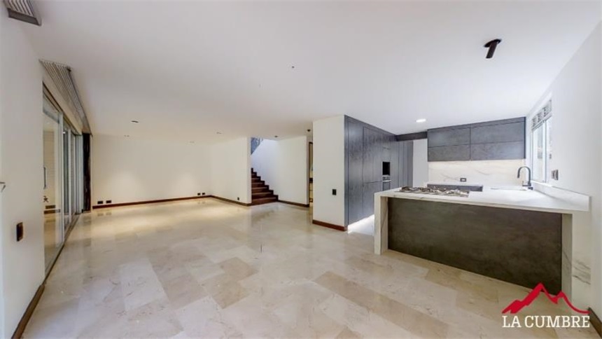 Casa de 4 alcobas en venta en El Poblado, Medellín, 280 m² · foto 3 de 22
