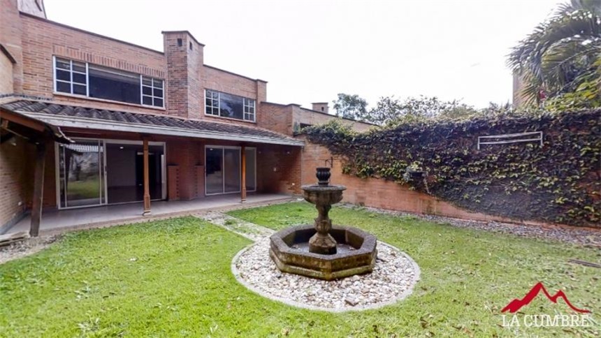 Casa de 5 alcobas en venta en Loma De Las Brujas, Envigado, 227 m² · foto 7 de 23