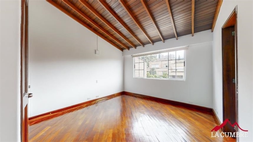 Casa de 5 alcobas en venta en Loma De Las Brujas, Envigado, 227 m² · foto 15 de 23