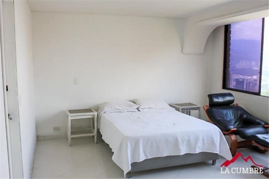 Apartamento en venta en El Poblado, Medellín · foto 19 de 24