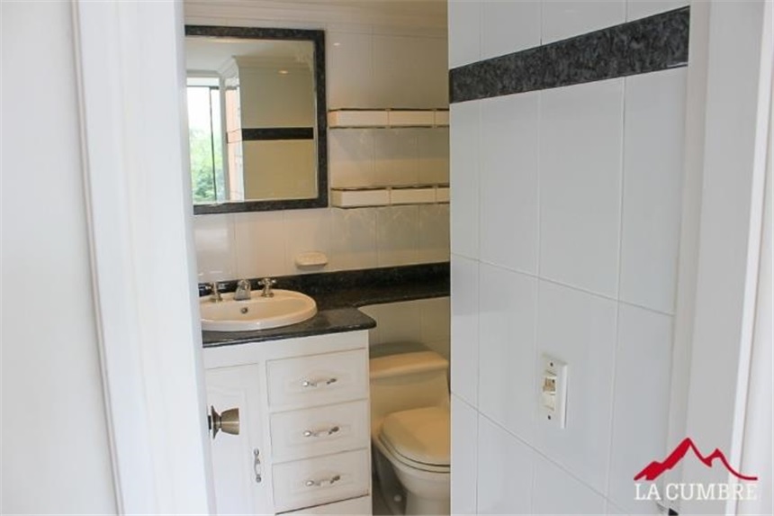 Apartamento en venta en El Poblado, Medellín · foto 16 de 24