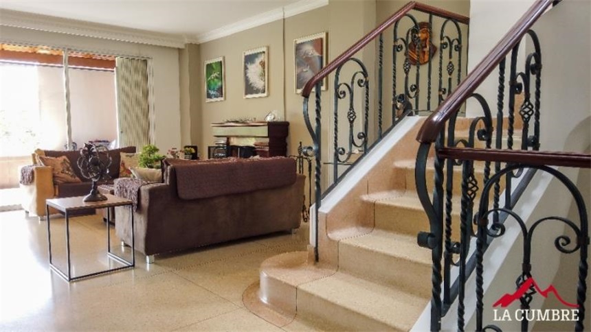 Casa de 4 alcobas en venta en Loma De Las Brujas, Envigado, 256 m² · foto 5 de 24