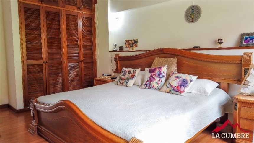Casa de 4 alcobas en venta en Loma De Las Brujas, Envigado, 256 m² · foto 22 de 24