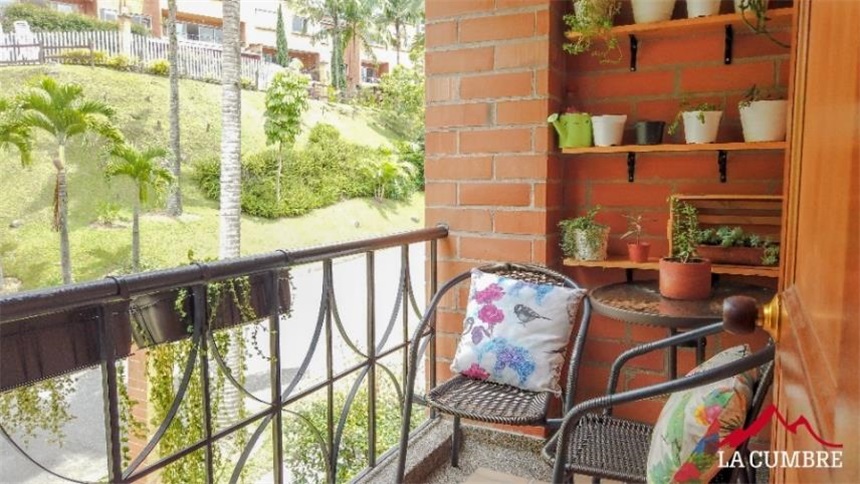 Casa de 4 alcobas en venta en Loma De Las Brujas, Envigado, 256 m² · foto 23 de 24