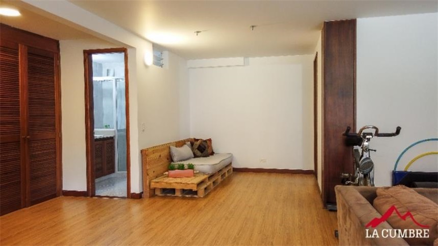 Casa de 4 alcobas en venta en Loma De Las Brujas, Envigado, 256 m² · foto 10 de 24