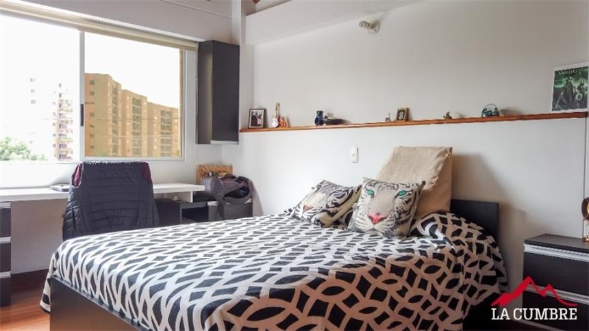 Casa de 4 alcobas en venta en Loma De Las Brujas, Envigado, 256 m² · foto 18 de 24