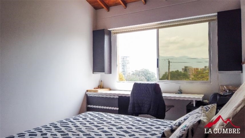 Casa de 4 alcobas en venta en Loma De Las Brujas, Envigado, 256 m² · foto 20 de 24