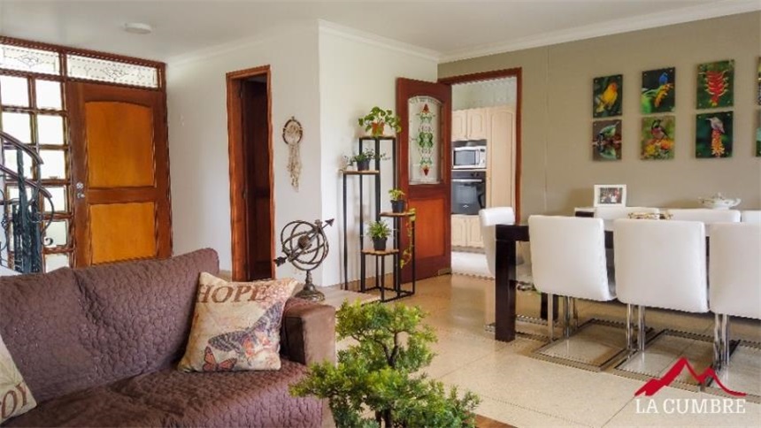 Casa de 4 alcobas en venta en Loma De Las Brujas, Envigado, 256 m² · foto 4 de 24