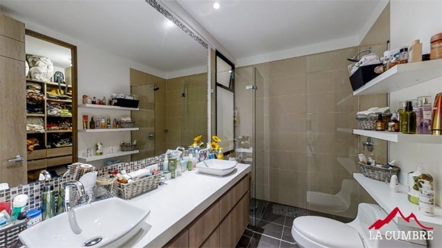 Casa de 3 alcobas en venta en Alto De San Jorge, Envigado, 197 m² · foto 13 de 21