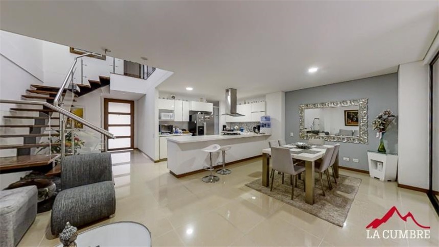 Casa de 3 alcobas en venta en Alto De San Jorge, Envigado, 197 m² · foto 1 de 21