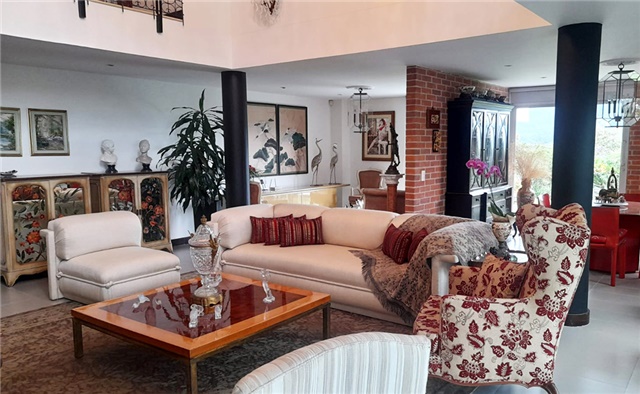 Casa de 4 alcobas en venta en Loma Del Escobero, Envigado, 450 m² · foto 4 de 19