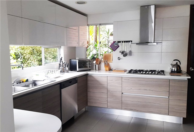 Casa de 4 alcobas en venta en Loma Del Escobero, Envigado, 450 m² · foto 9 de 19