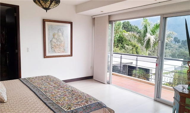 Casa de 4 alcobas en venta en Loma Del Escobero, Envigado, 450 m² · foto 14 de 19
