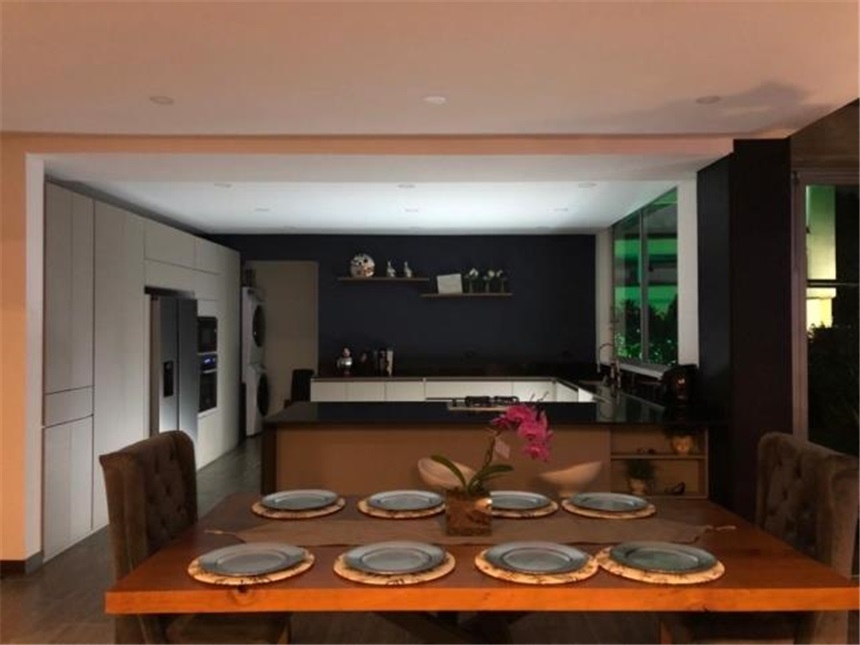Casa de 5 alcobas en venta en Escobero, Envigado, 584 m² · foto 24 de 24
