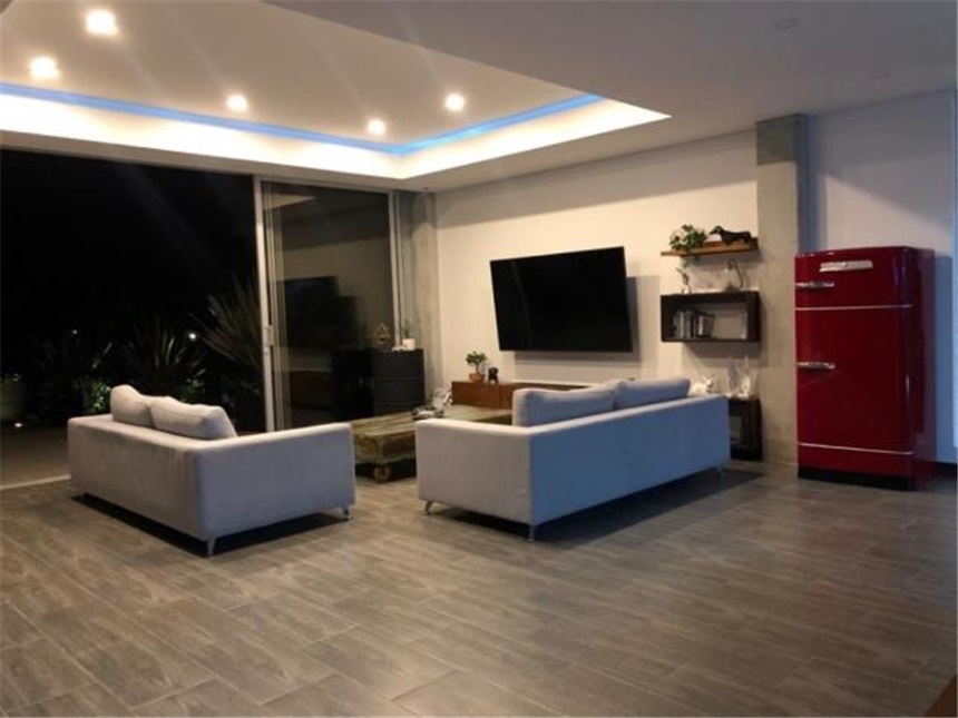 Casa de 5 alcobas en venta en Escobero, Envigado, 584 m² · foto 22 de 24
