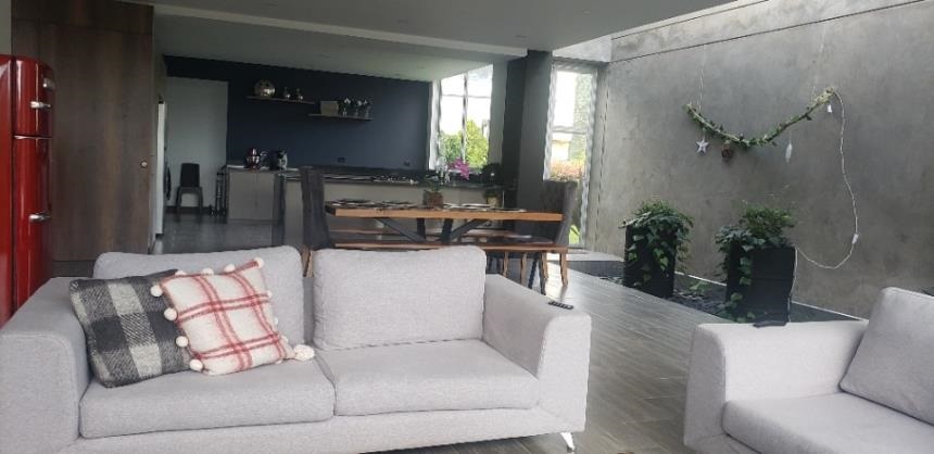 Casa de 5 alcobas en venta en Escobero, Envigado, 584 m² · foto 12 de 24