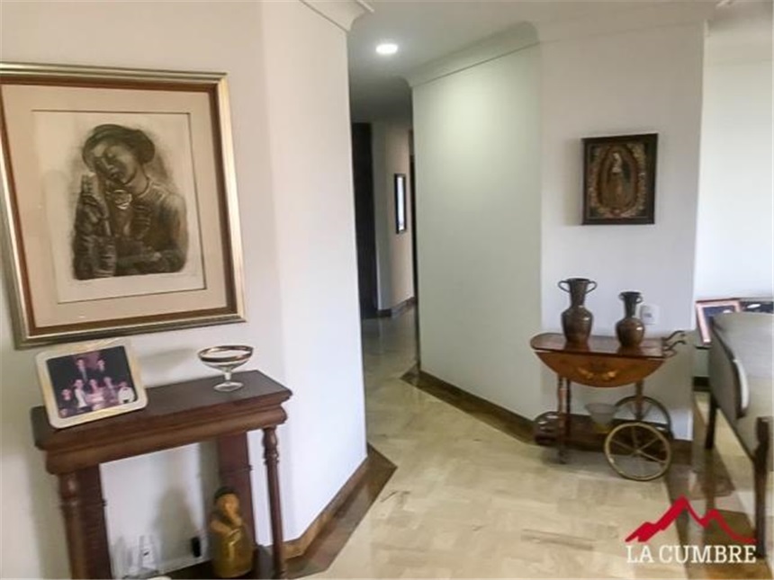 Apartamento de 3 alcobas en venta en Vía Las Palmas, Medellín, 227 m² · foto 7 de 20