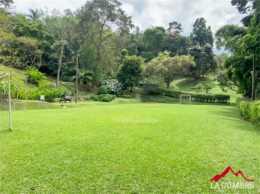 Apartamento de 3 alcobas en venta en Vía Las Palmas, Medellín, 227 m² · foto 19 de 20