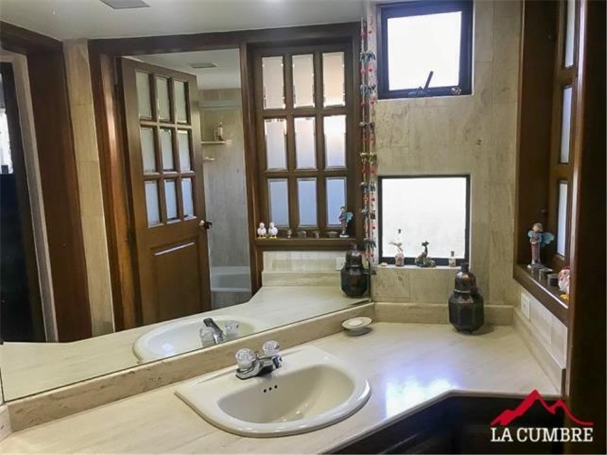 Apartamento de 3 alcobas en venta en Vía Las Palmas, Medellín, 227 m² · foto 16 de 20