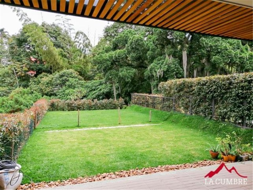 Casa de 3 alcobas en venta en San Lucas, Medellín, 215 m² · foto 3 de 12