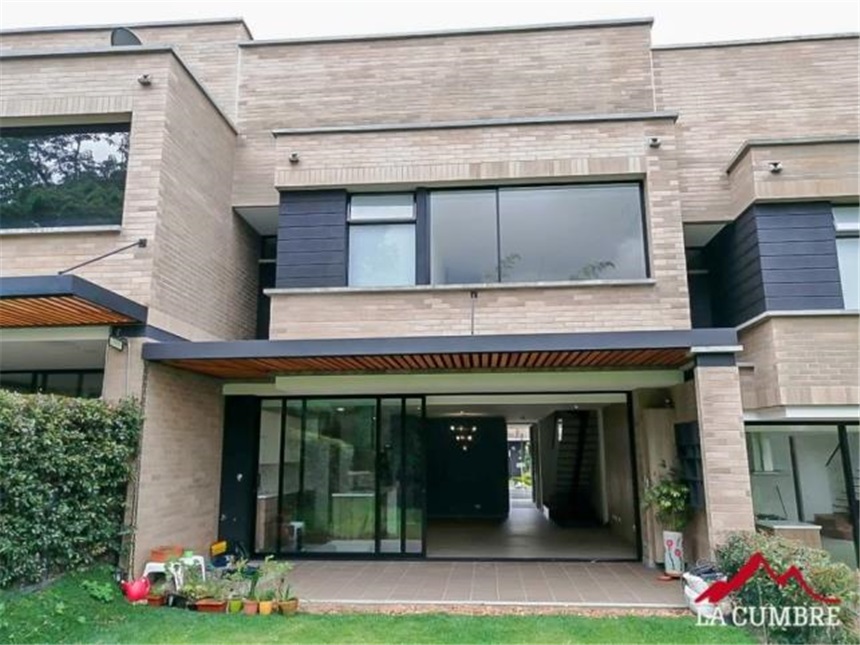 Casa de 3 alcobas en venta en San Lucas, Medellín, 215 m² · foto 12 de 12