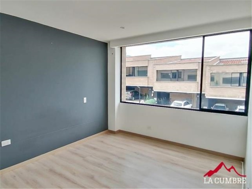 Casa de 3 alcobas en venta en San Lucas, Medellín, 215 m² · foto 8 de 12