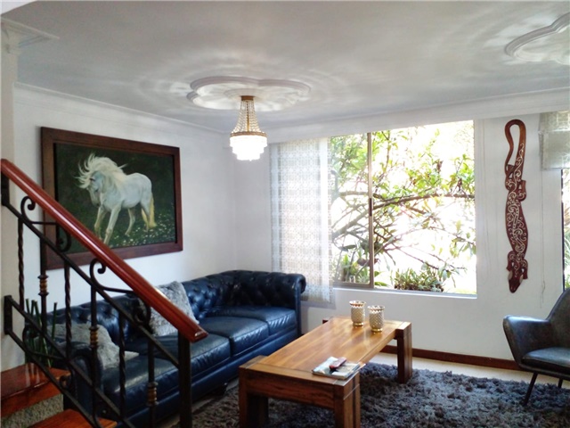 Casa de 3 alcobas en venta en Loma De Las Brujas, Envigado, 138 m² · foto 2 de 18