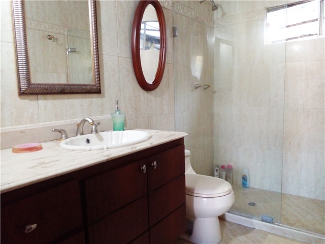 Casa de 3 alcobas en venta en Loma De Las Brujas, Envigado, 138 m² · foto 16 de 18