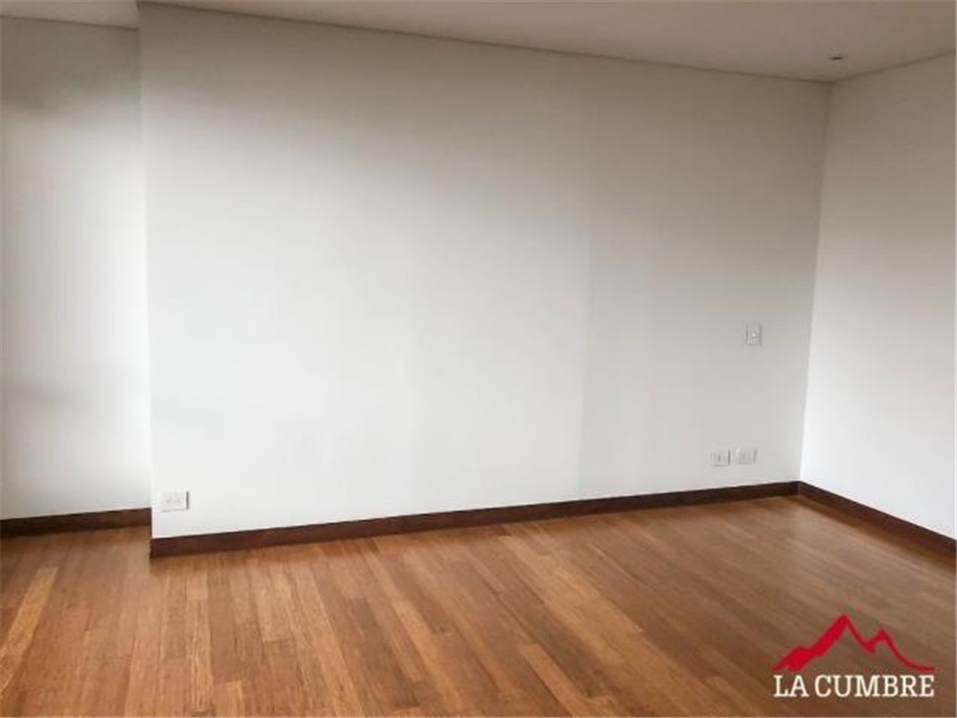 Apartamento de 4 alcobas en venta en El Poblado, Medellín, 246 m² · foto 13 de 14