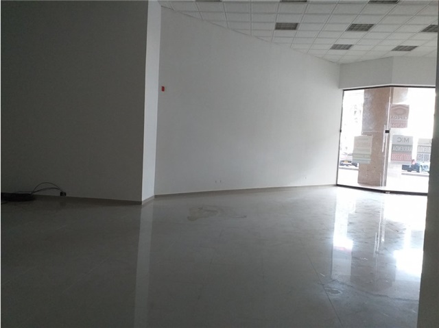 Local en Arriendo - Más