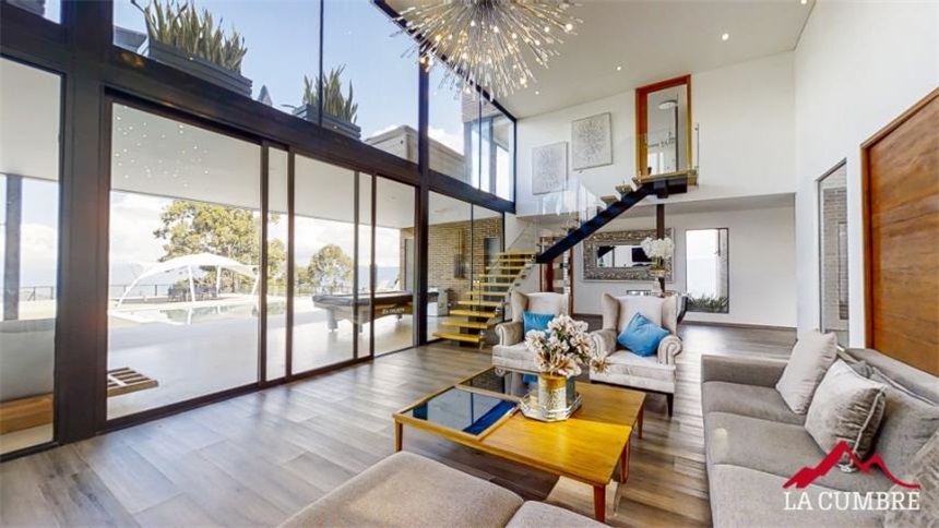 Casa de 6 alcobas en venta en Simon Bolivar Sb (Andina), Copacabana, 700 m² · foto 2 de 24