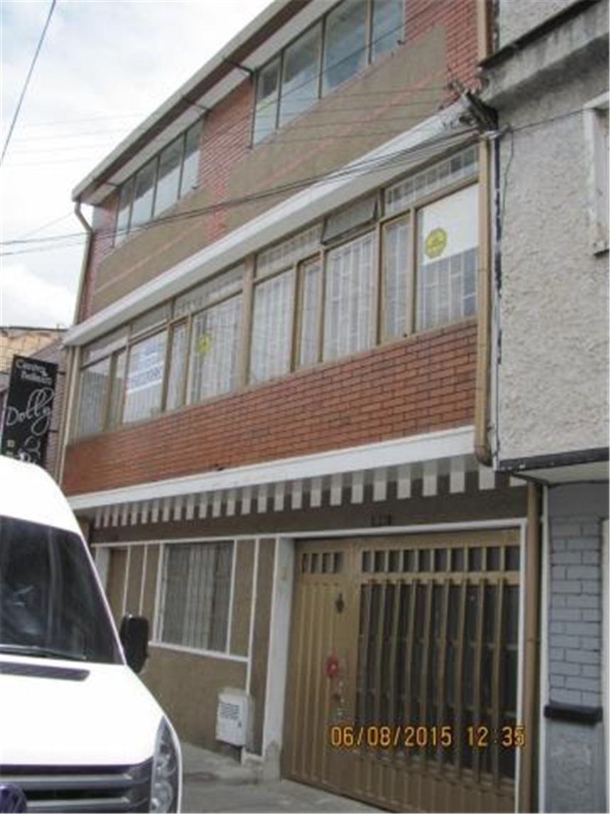 Casa en venta en Engativá, Bogotá · foto 2 de 15