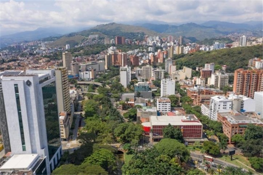 Local en Arriendo - Vista 2